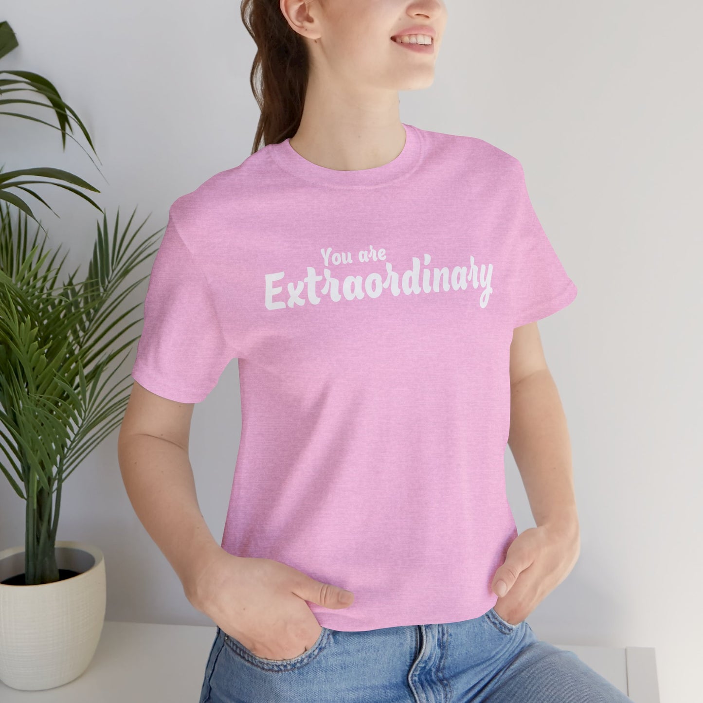 「You are Extraordinary」 - ホワイトテキスト - ユニセックス 半袖 T シャツ