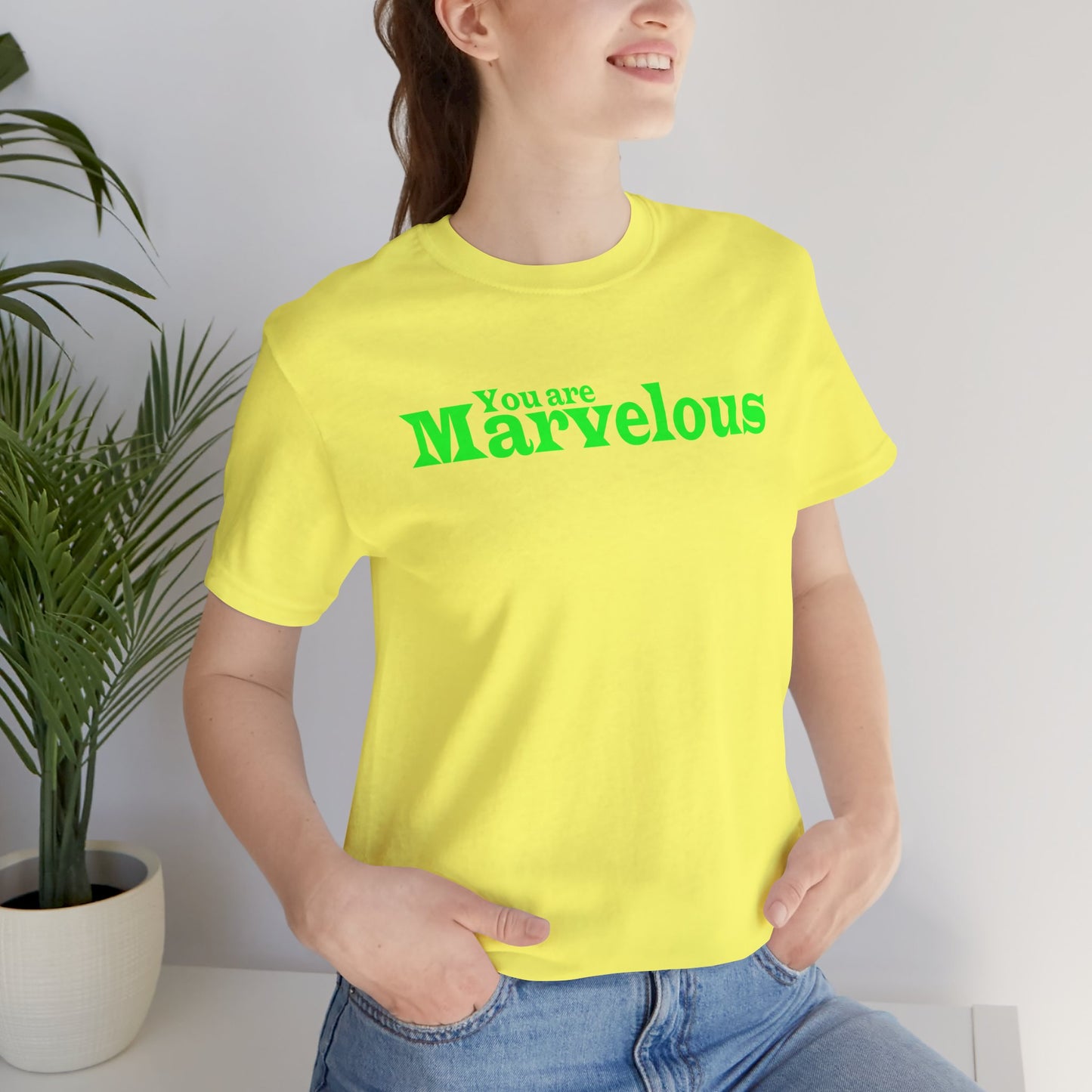 「You are Marvelous」 - グリーンの文字 - ユニセックス 半袖Tシャツ