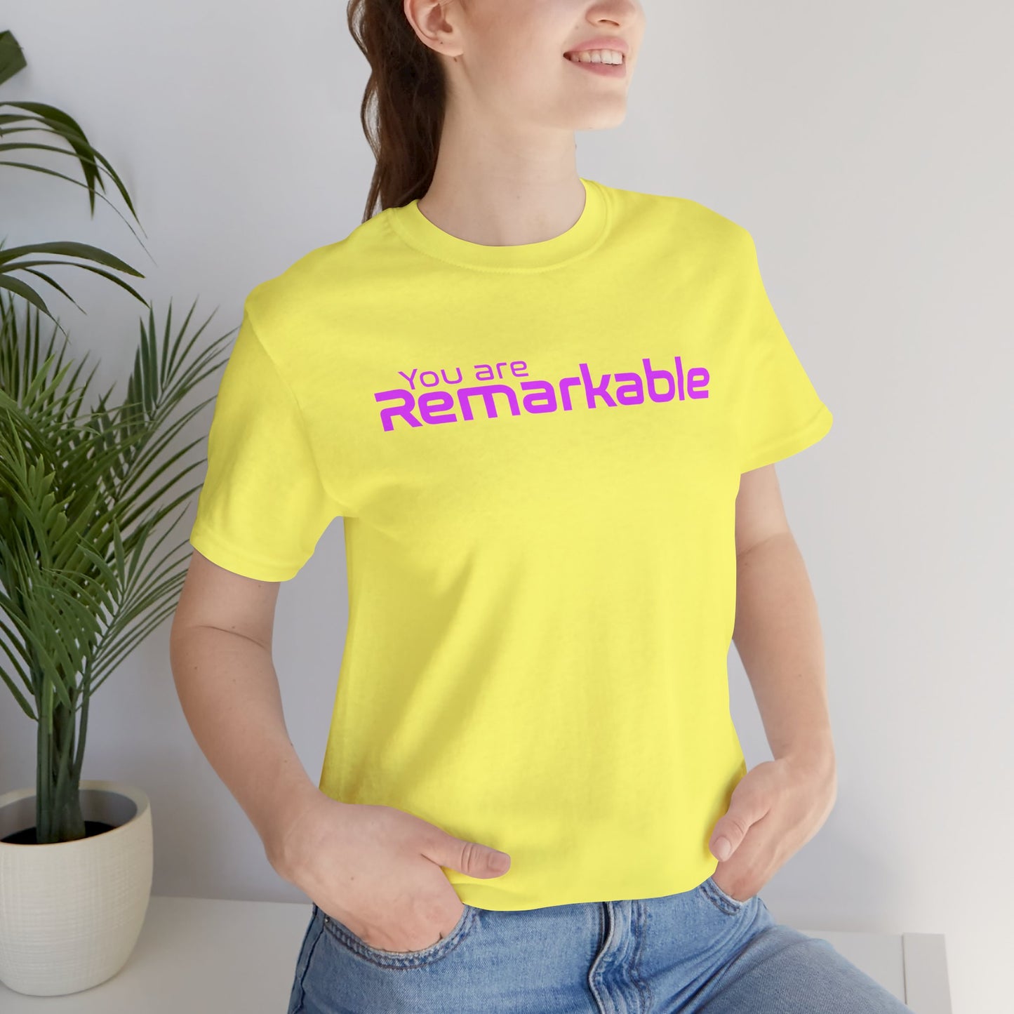 You are Remarkable - ピンクの文字 - ユニセックス 半袖 T シャツ