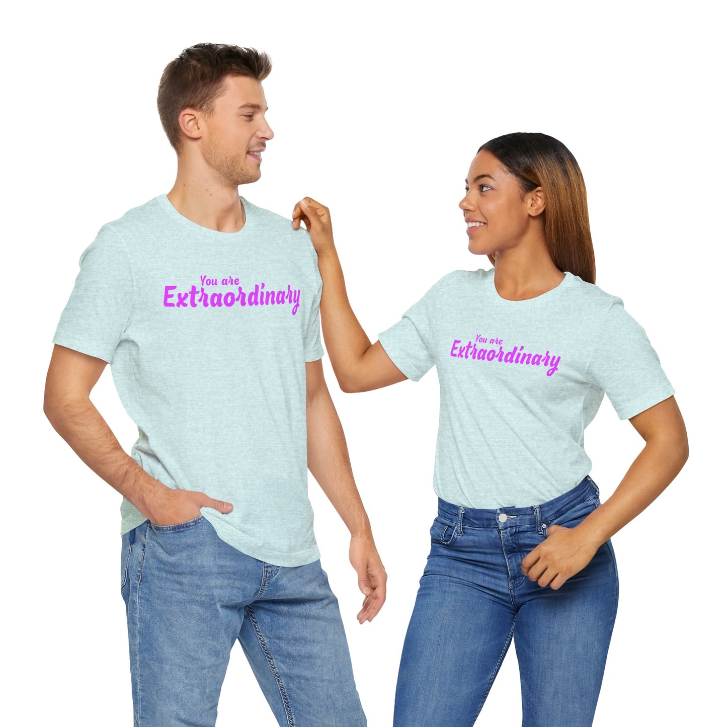 「You are Extraordinary」 - ピンクの文字 - ユニセックス 半袖 T シャツ